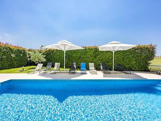 Andrea Villa